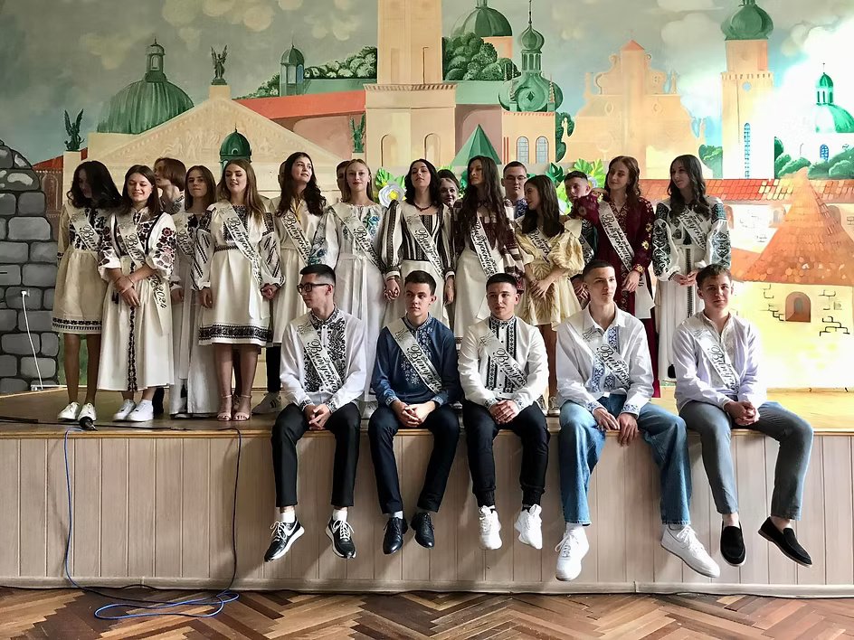 Фото — Ліцей ім.В.Симоненка ЛМР