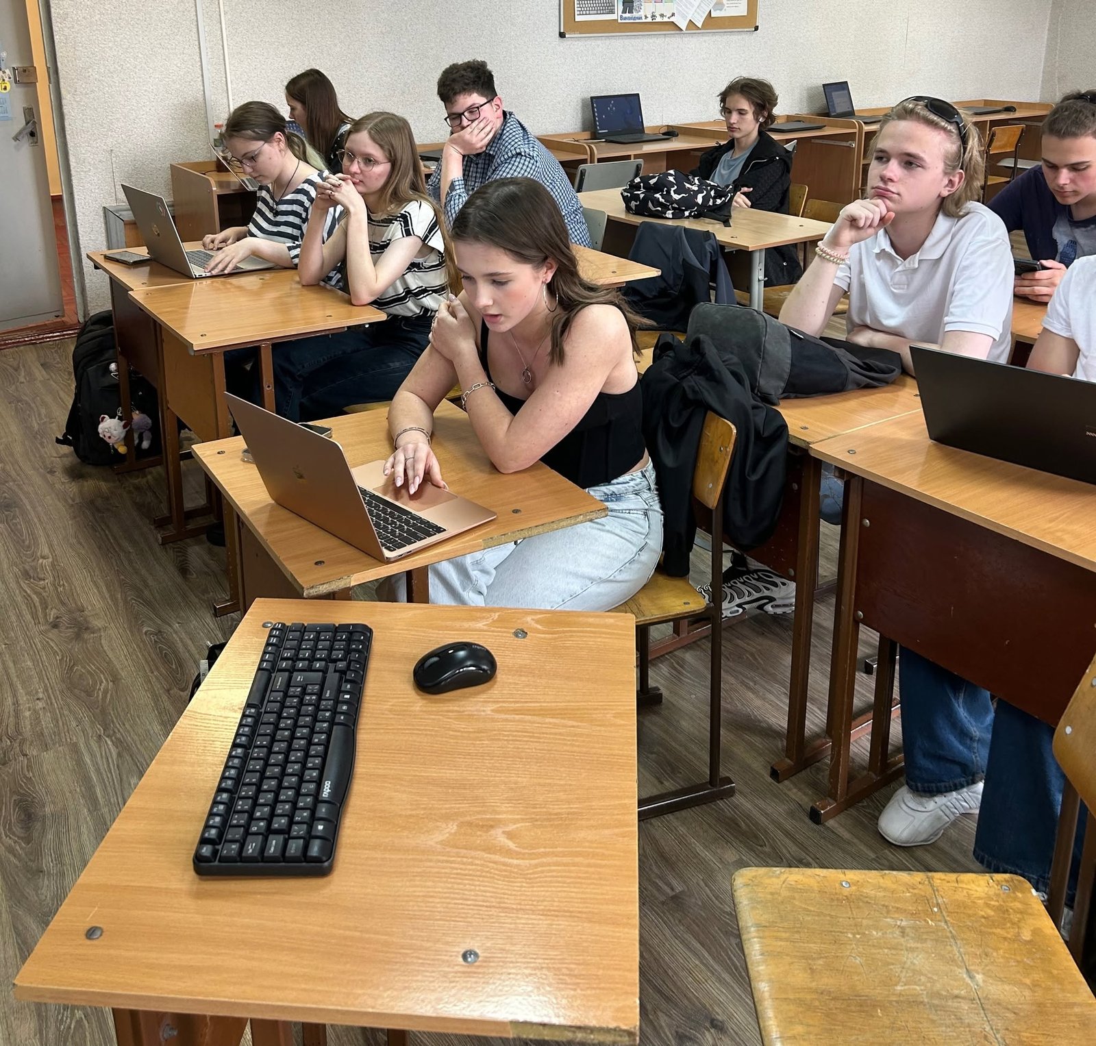 Фото — Ліцей "Наукова зміна" Дарницького району м. Києва